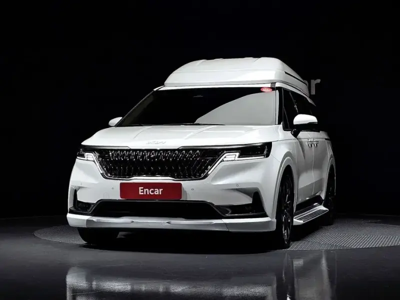 2023 Kia Carnival с пробегом 19 938 км