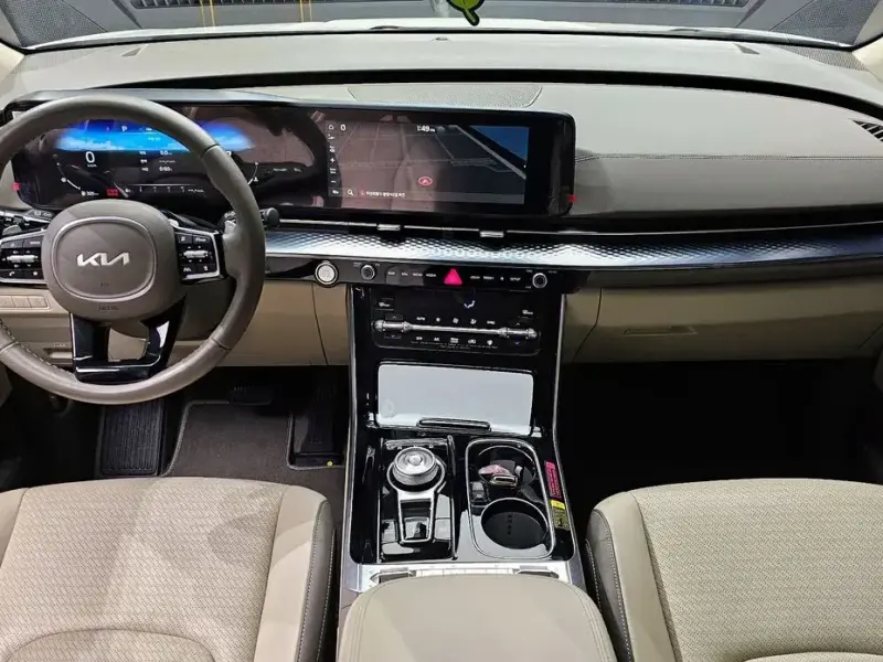 2023 Kia Carnival с пробегом 19 938 км