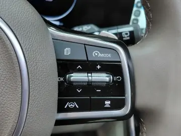 2023 Kia Carnival с пробегом 29 856 км