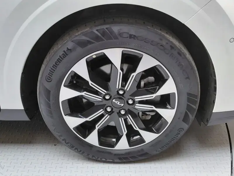 2023 Kia Carnival с пробегом 29 856 км