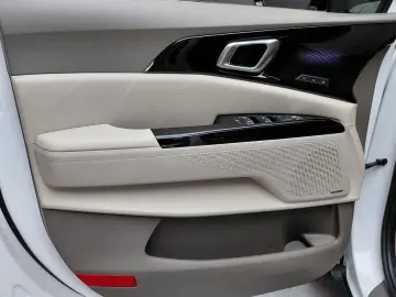 2023 Kia Carnival с пробегом 29 856 км