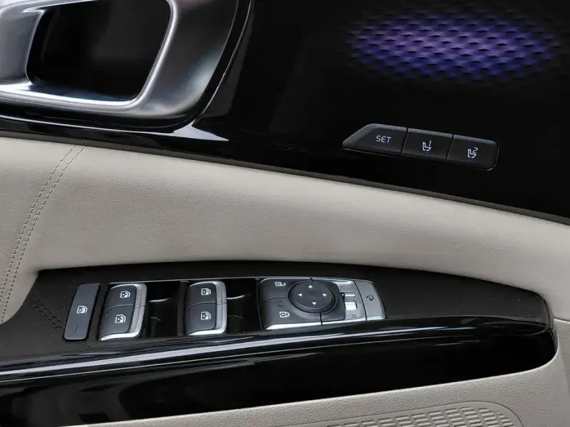 2023 Kia Carnival с пробегом 29 856 км