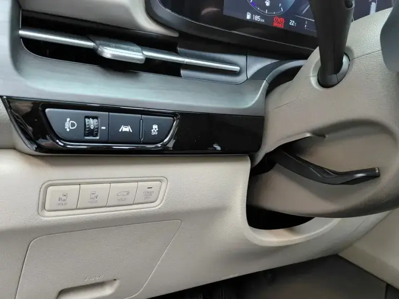 2023 Kia Carnival с пробегом 29 856 км