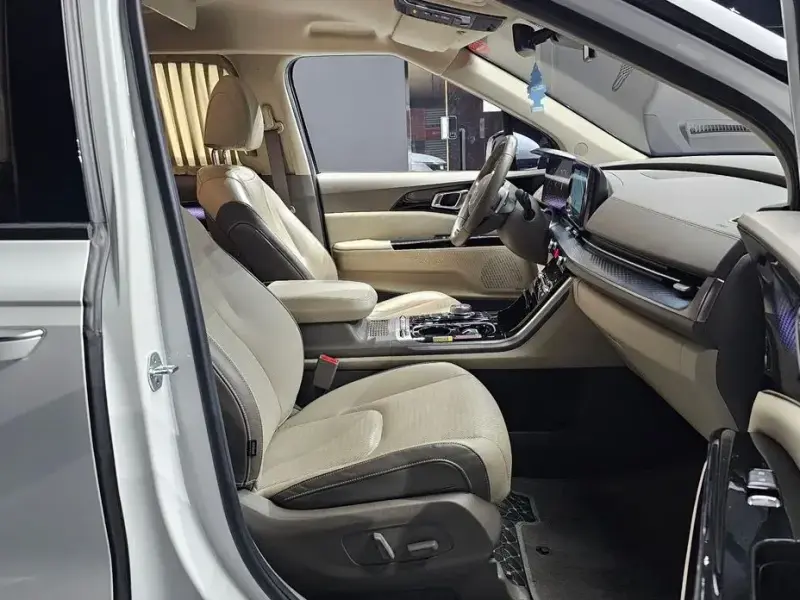 2022 Kia Carnival с пробегом 63 359 км