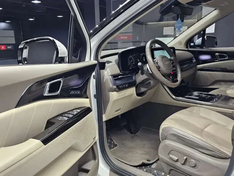 2022 Kia Carnival с пробегом 63 359 км