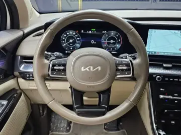 2022 Kia Carnival с пробегом 63 359 км