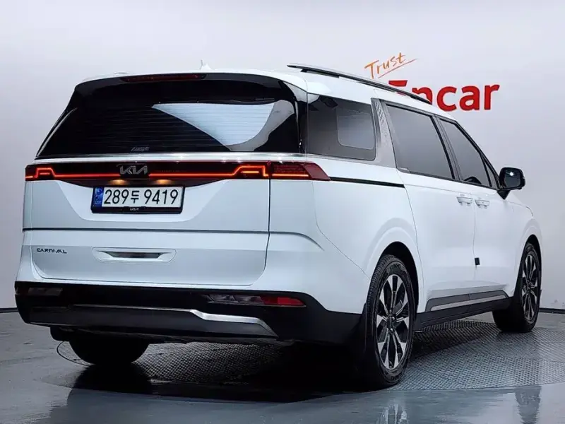 2021 Kia Carnival с пробегом 92 570 км