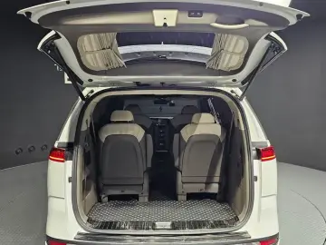 2022 Kia Carnival с пробегом 63 359 км