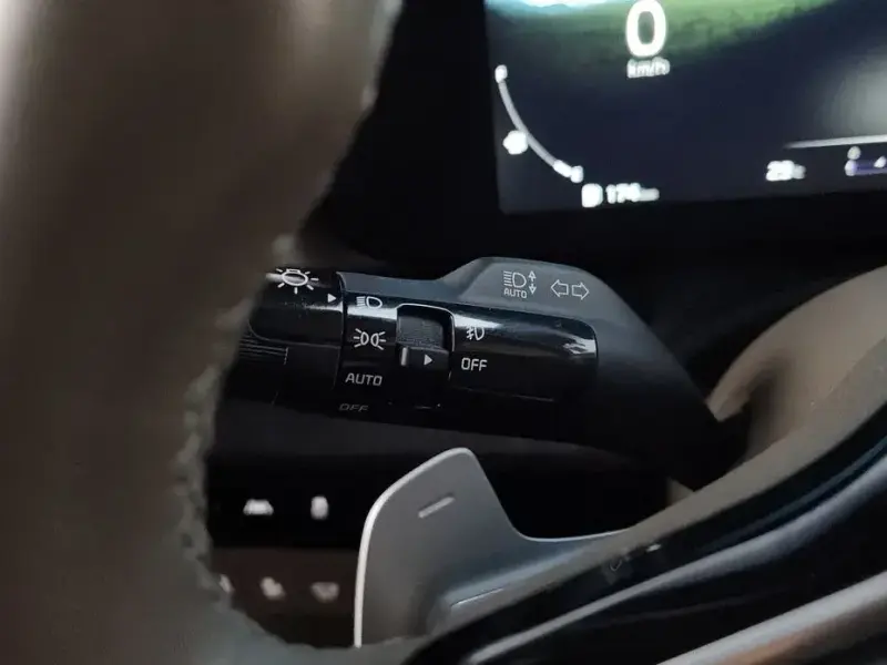 2021 Kia Carnival с пробегом 92 570 км