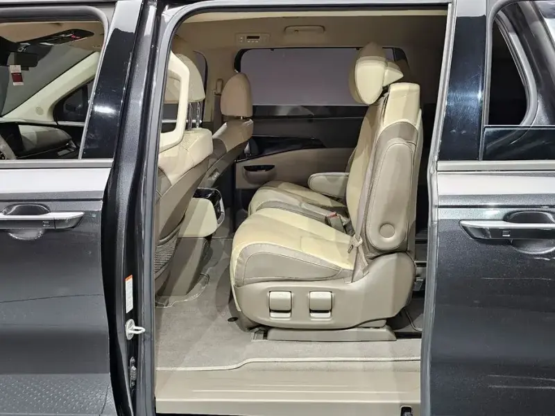 2021 Kia Carnival с пробегом 68 866 км