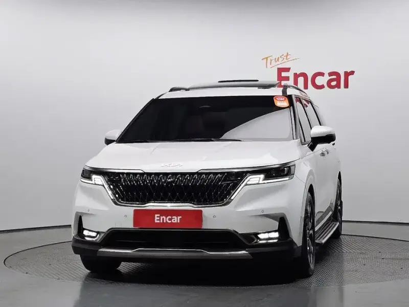 2023 Kia Carnival с пробегом 42 863 км