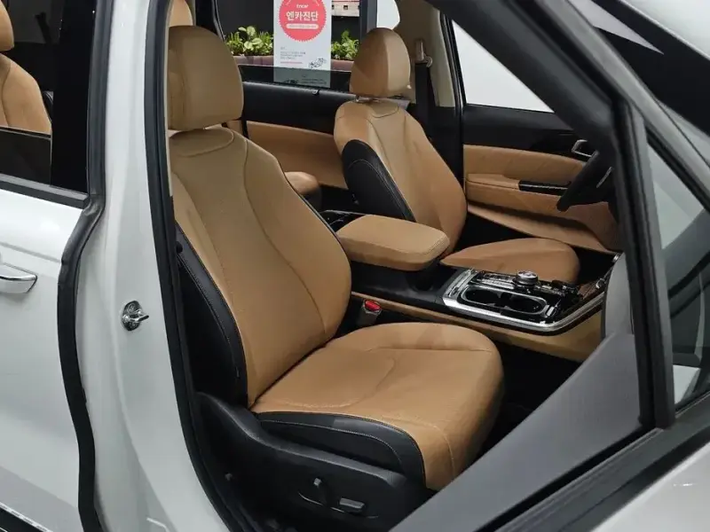 2023 Kia Carnival с пробегом 42 863 км