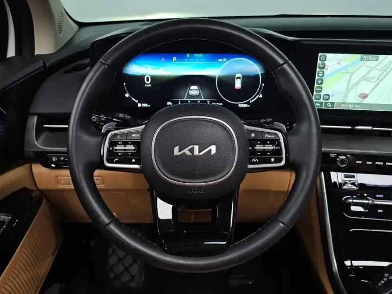 2023 Kia Carnival с пробегом 42 863 км