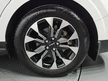 2023 Kia Carnival с пробегом 42 863 км