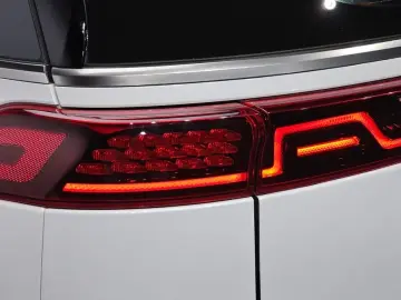 2023 Kia Carnival с пробегом 42 863 км