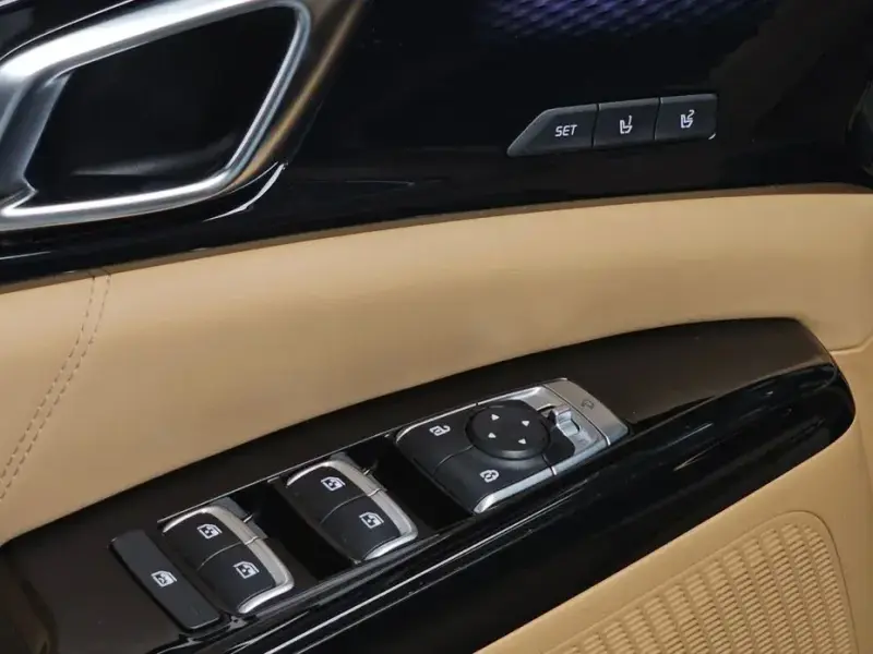 2023 Kia Carnival с пробегом 42 863 км
