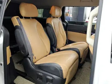 2021 Kia Carnival с пробегом 64 581 км
