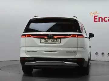 2021 Kia Carnival с пробегом 72 925 км