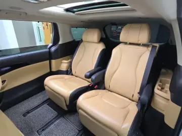 2021 Kia Carnival с пробегом 72 925 км
