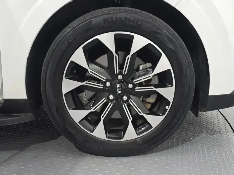 2021 Kia Carnival с пробегом 72 925 км