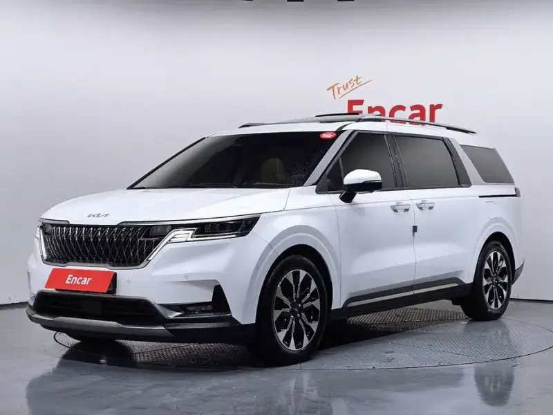 2023 Kia Carnival с пробегом 37 923 км