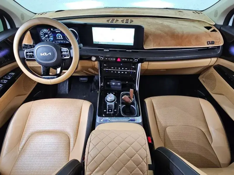2023 Kia Carnival с пробегом 37 923 км