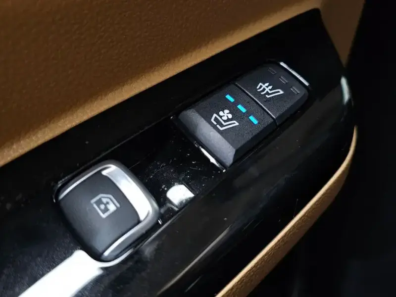 2023 Kia Carnival с пробегом 37 923 км