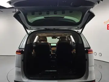 2023 Kia Carnival с пробегом 37 923 км