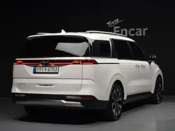 2022 Kia Carnival с пробегом 25 597 км