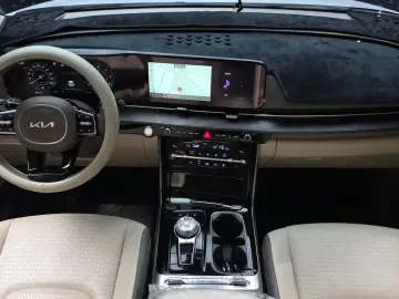 2022 Kia Carnival с пробегом 25 597 км