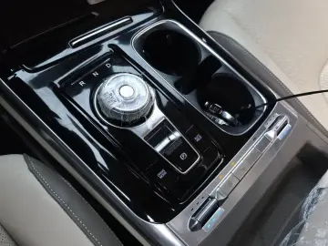2022 Kia Carnival с пробегом 25 597 км