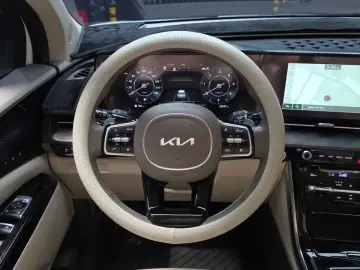 2022 Kia Carnival с пробегом 25 597 км