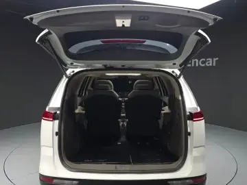 2022 Kia Carnival с пробегом 25 597 км