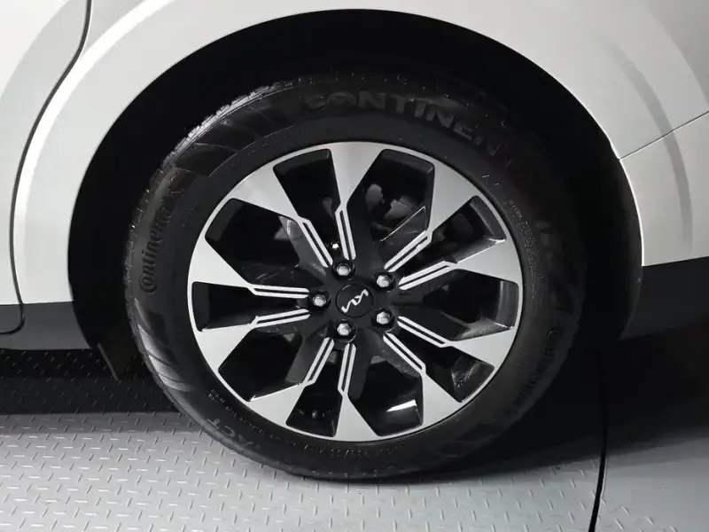 2022 Kia Carnival с пробегом 25 597 км