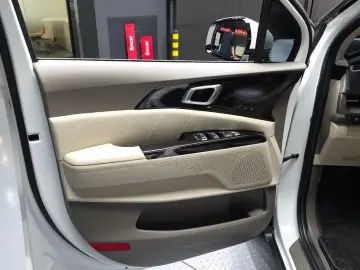 2022 Kia Carnival с пробегом 25 597 км