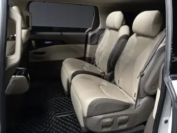 2022 Kia Carnival с пробегом 25 597 км