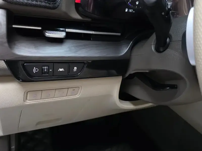 2022 Kia Carnival с пробегом 25 597 км
