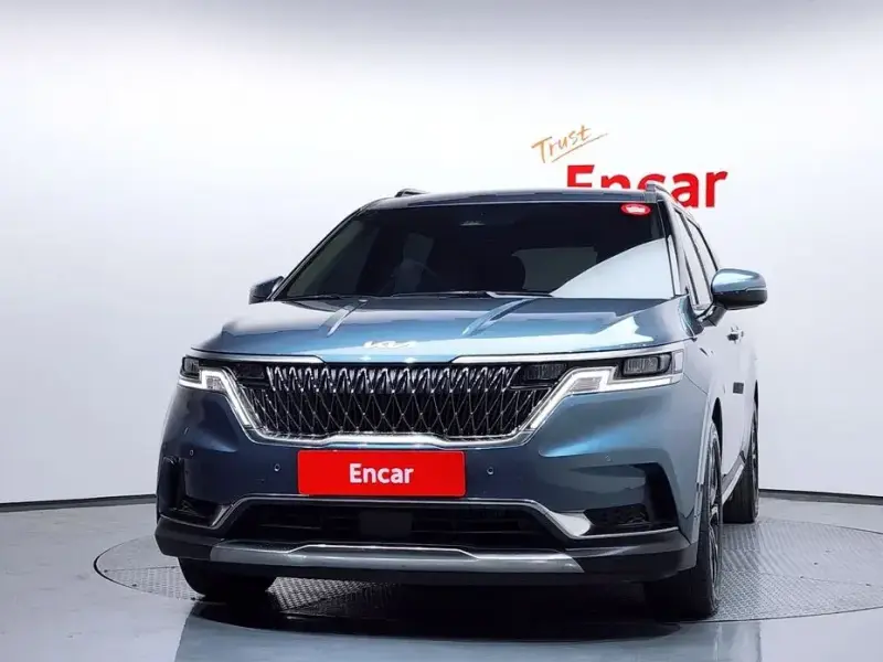 2023 Kia Carnival с пробегом 38 784 км