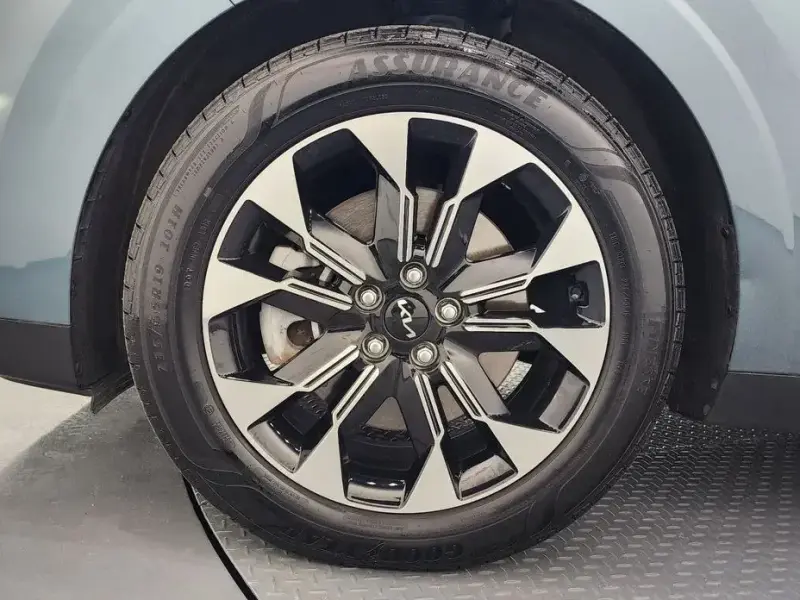 2023 Kia Carnival с пробегом 38 784 км