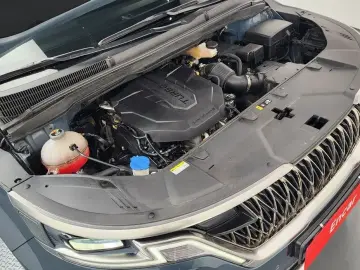 2023 Kia Carnival с пробегом 38 784 км