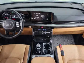 2023 Kia Carnival с пробегом 38 784 км