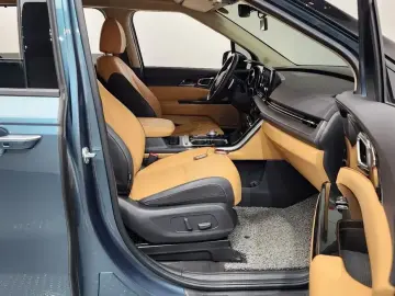 2023 Kia Carnival с пробегом 38 784 км