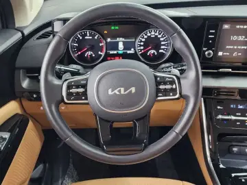 2023 Kia Carnival с пробегом 38 784 км