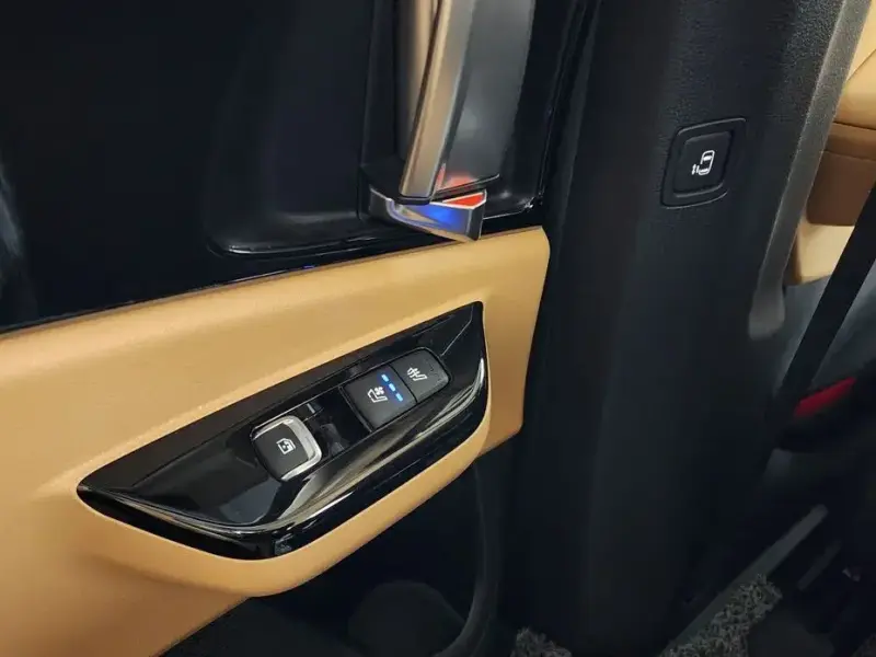 2023 Kia Carnival с пробегом 38 784 км