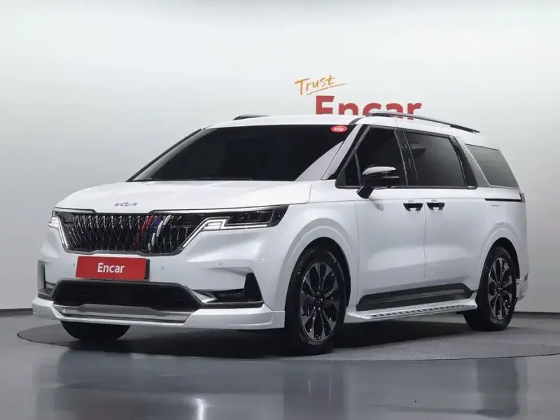 2023 Kia Carnival с пробегом 54 010 км