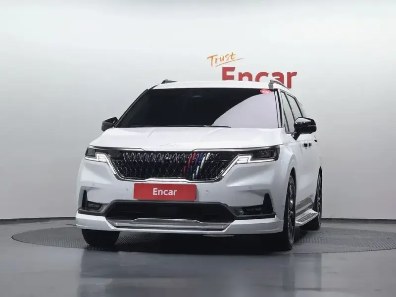 2023 Kia Carnival с пробегом 54 010 км