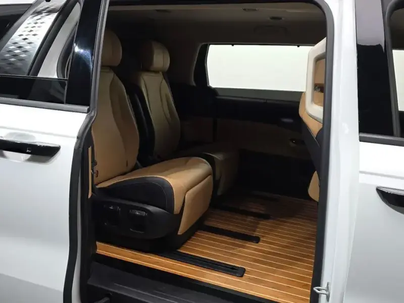 2023 Kia Carnival с пробегом 54 010 км