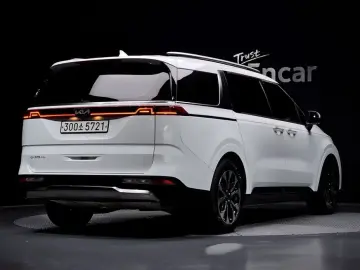 2023 Kia Carnival с пробегом 44 995 км