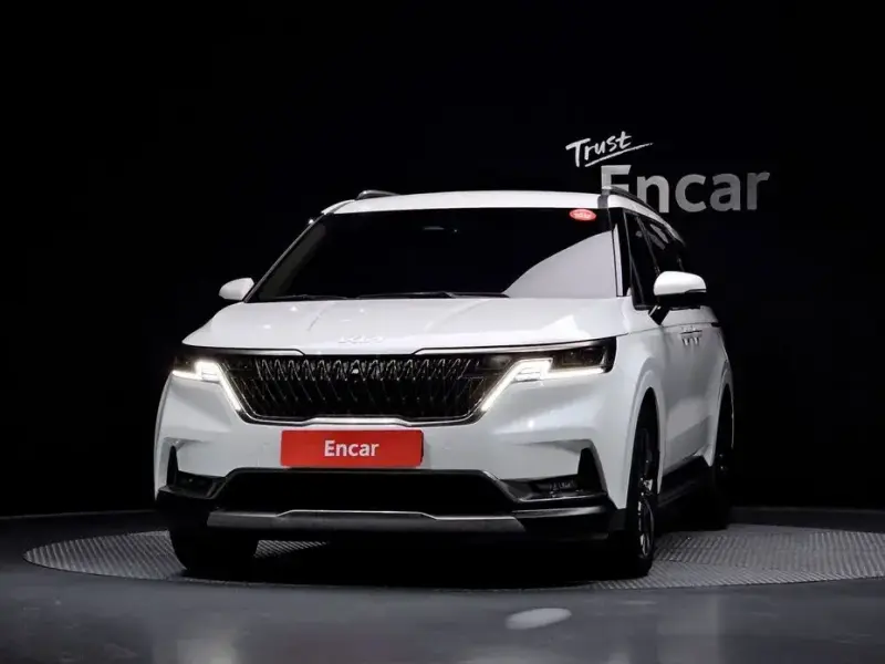 2023 Kia Carnival с пробегом 44 995 км