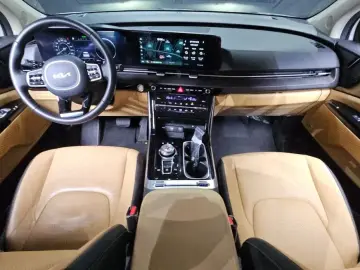 2023 Kia Carnival с пробегом 44 995 км